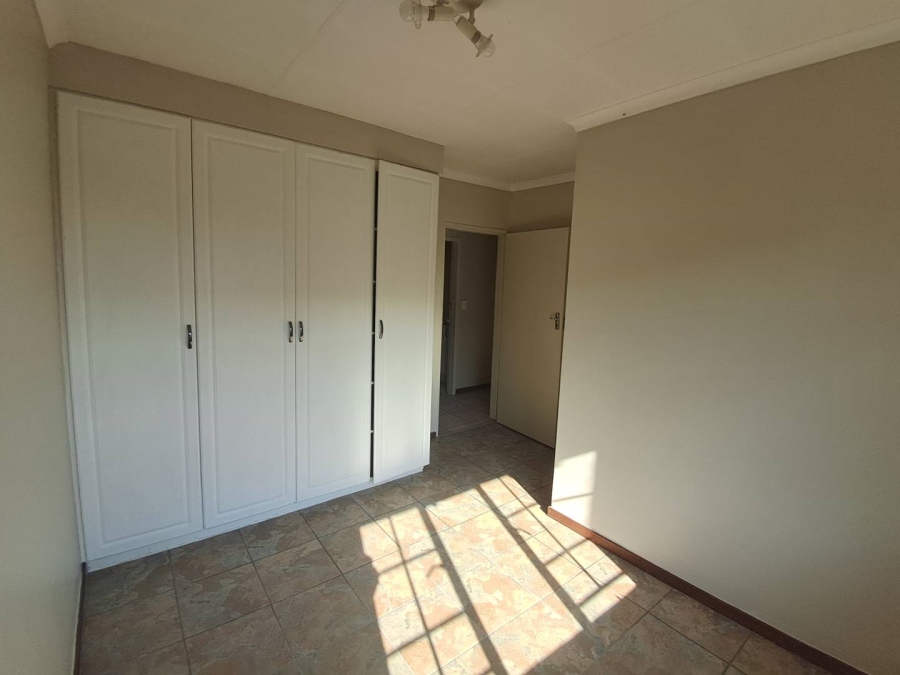 To Let 2 Bedroom Property for Rent in Noordwyk Gauteng