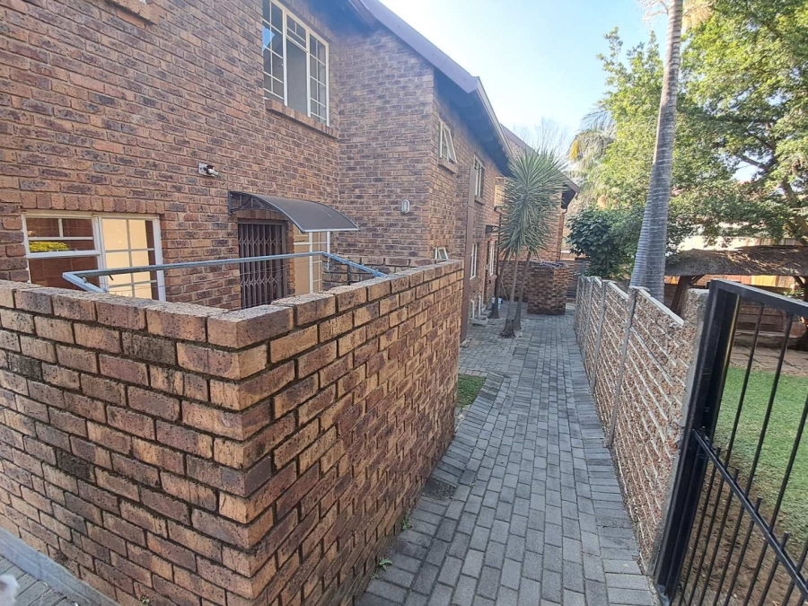 To Let 2 Bedroom Property for Rent in Noordwyk Gauteng