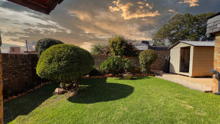 To Let 4 Bedroom Property for Rent in Strathavon Gauteng
