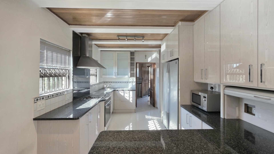 To Let 4 Bedroom Property for Rent in Strathavon Gauteng