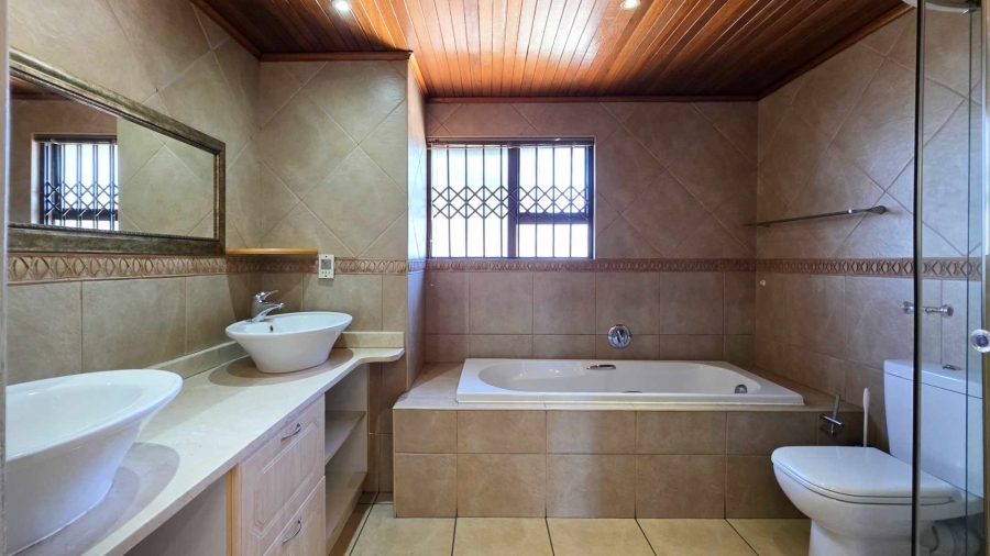 To Let 4 Bedroom Property for Rent in Strathavon Gauteng