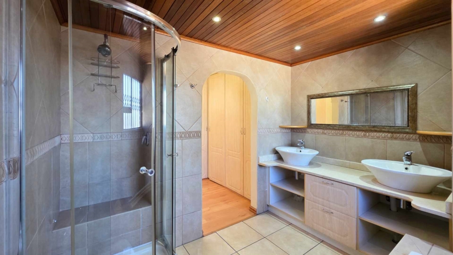 4 Bedroom Property for Sale in Strathavon Gauteng