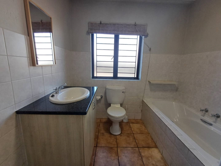 To Let 1 Bedroom Property for Rent in Darrenwood Gauteng