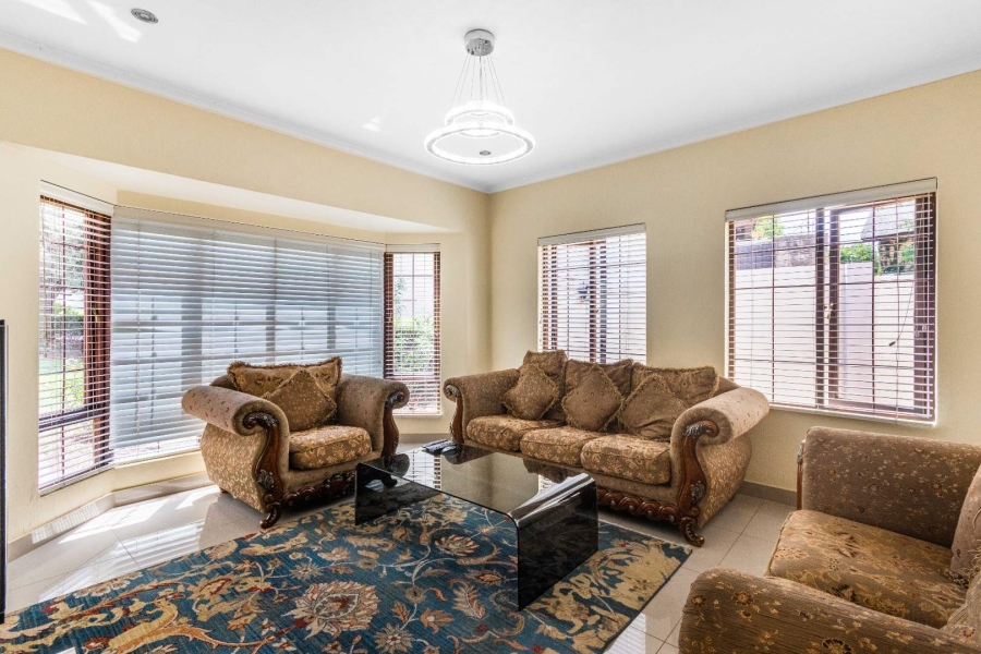 5 Bedroom Property for Sale in Moreleta Park Gauteng