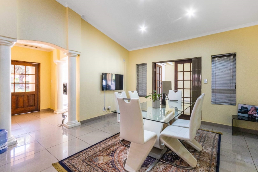 5 Bedroom Property for Sale in Moreleta Park Gauteng