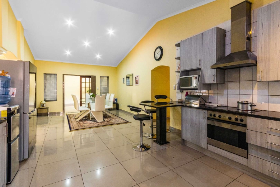 5 Bedroom Property for Sale in Moreleta Park Gauteng