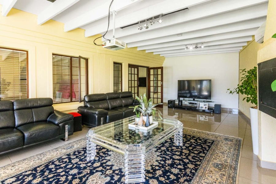 5 Bedroom Property for Sale in Moreleta Park Gauteng