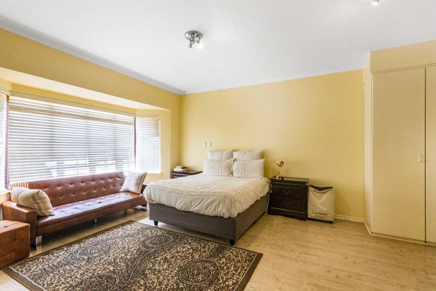 5 Bedroom Property for Sale in Moreleta Park Gauteng
