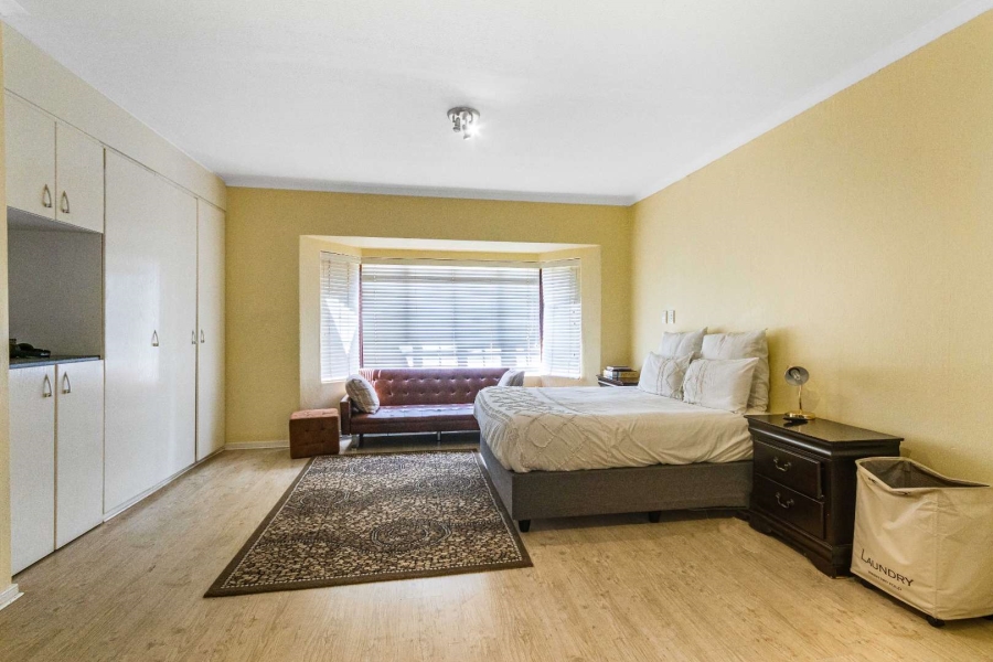 5 Bedroom Property for Sale in Moreleta Park Gauteng