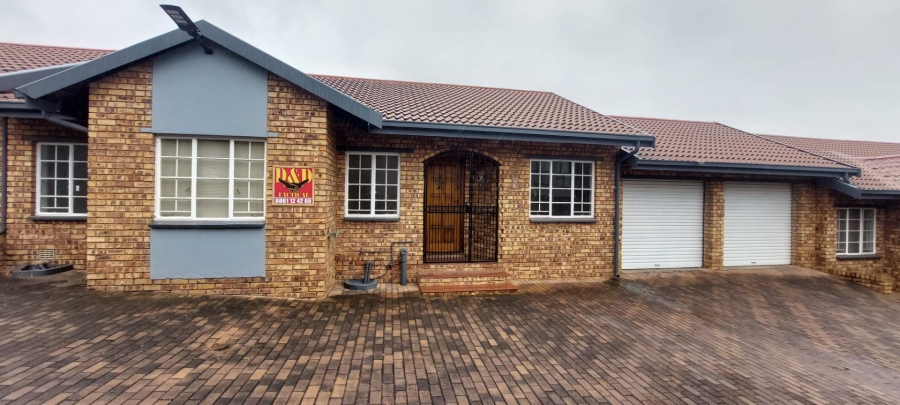 To Let 2 Bedroom Property for Rent in Glenvista Gauteng