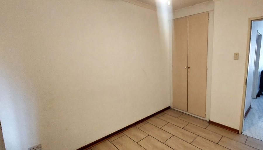 To Let 2 Bedroom Property for Rent in Glenvista Gauteng