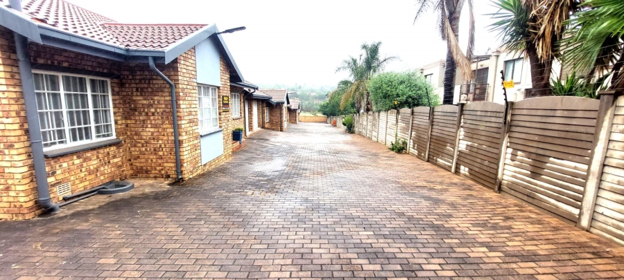 To Let 2 Bedroom Property for Rent in Glenvista Gauteng
