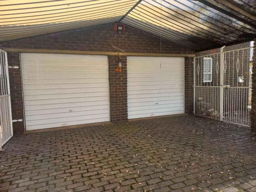 3 Bedroom Property for Sale in Ravenswood Gauteng