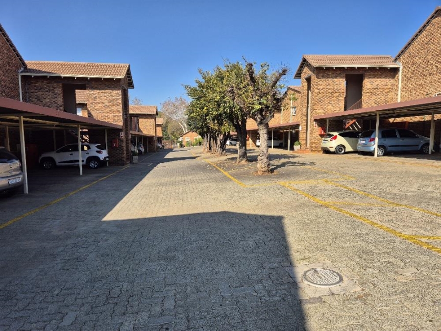 2 Bedroom Property for Sale in Ravenswood Gauteng