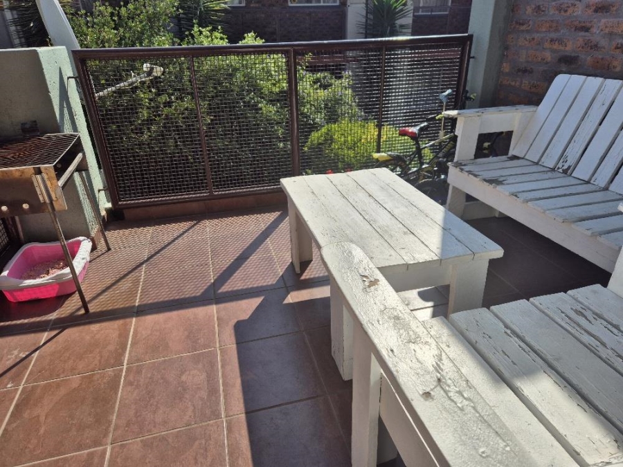 2 Bedroom Property for Sale in Ravenswood Gauteng
