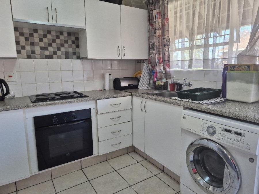 2 Bedroom Property for Sale in Ravenswood Gauteng