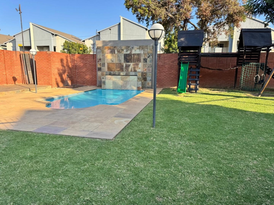 To Let 2 Bedroom Property for Rent in Noordhang Gauteng