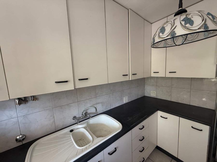 To Let 3 Bedroom Property for Rent in Florida Park Gauteng