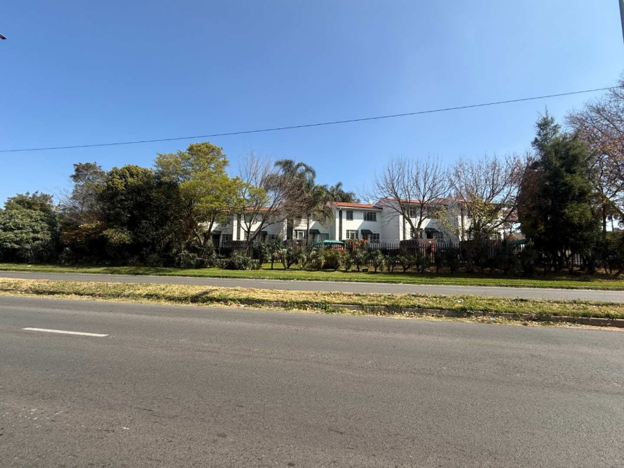 To Let 3 Bedroom Property for Rent in Florida Park Gauteng