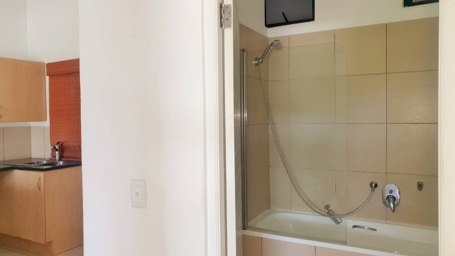 To Let 1 Bedroom Property for Rent in Jackal Creek Golf Estate Gauteng