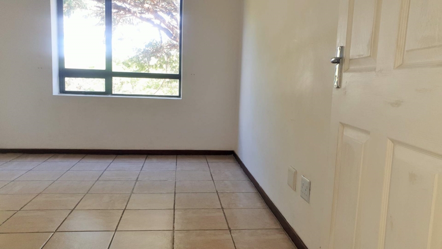 To Let 1 Bedroom Property for Rent in Jackal Creek Golf Estate Gauteng