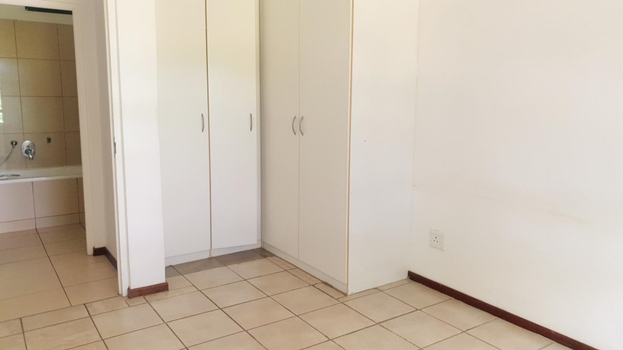 To Let 1 Bedroom Property for Rent in Jackal Creek Golf Estate Gauteng