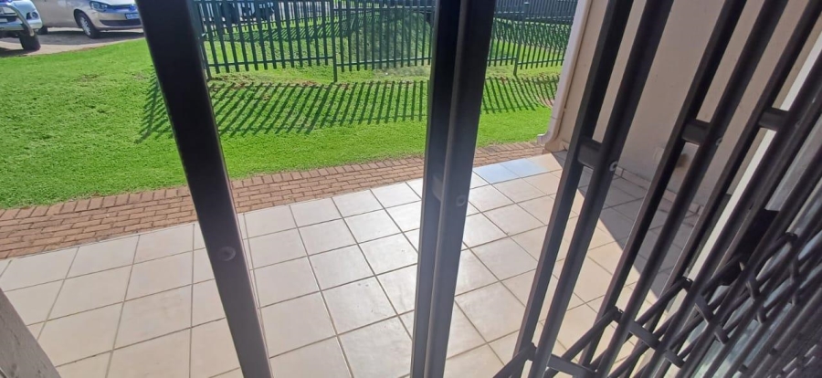 To Let 2 Bedroom Property for Rent in Willowbrook Gauteng