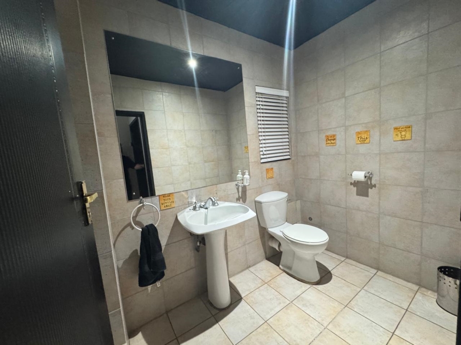 To Let 4 Bedroom Property for Rent in Waterkloof Ridge Gauteng