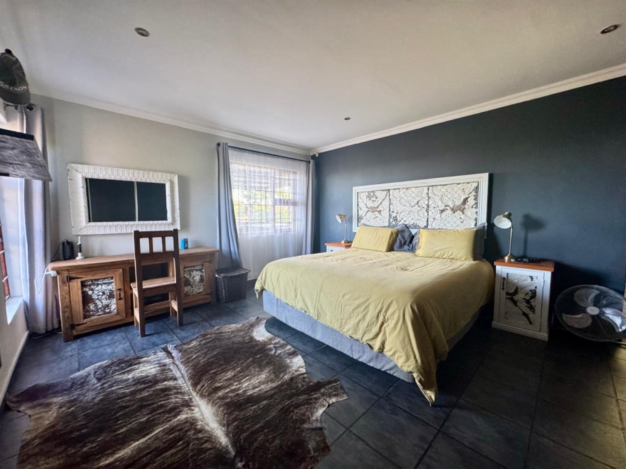 To Let 4 Bedroom Property for Rent in Waterkloof Ridge Gauteng