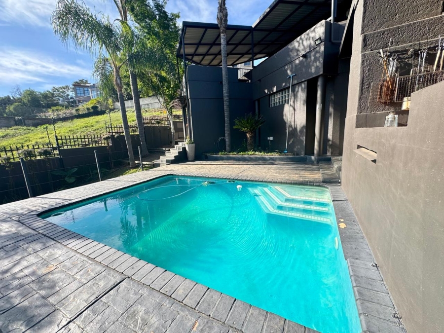 To Let 4 Bedroom Property for Rent in Waterkloof Ridge Gauteng