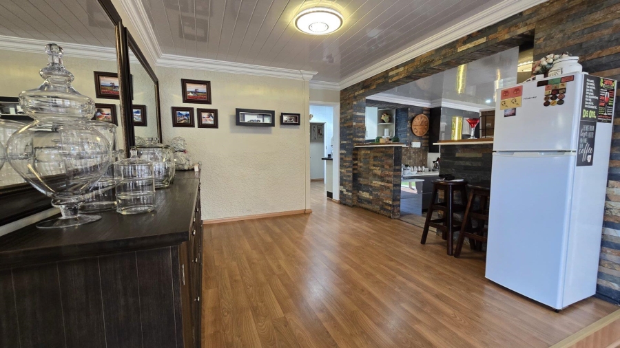 5 Bedroom Property for Sale in Raceview Gauteng
