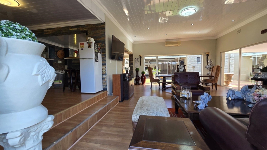 5 Bedroom Property for Sale in Raceview Gauteng