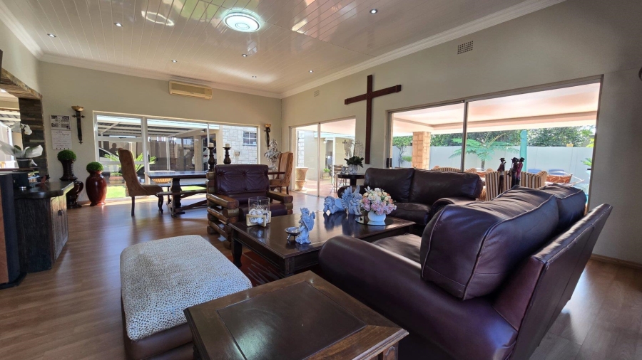 5 Bedroom Property for Sale in Raceview Gauteng