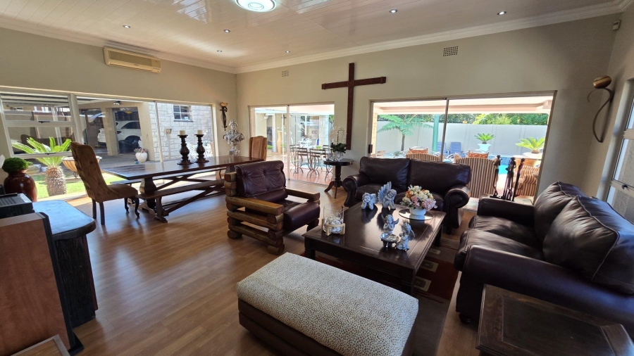 5 Bedroom Property for Sale in Raceview Gauteng