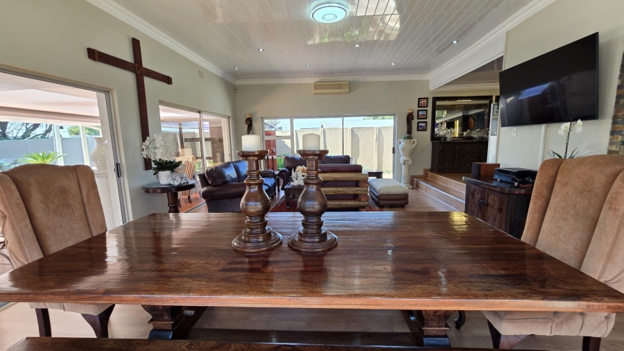 5 Bedroom Property for Sale in Raceview Gauteng