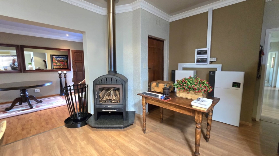 5 Bedroom Property for Sale in Raceview Gauteng