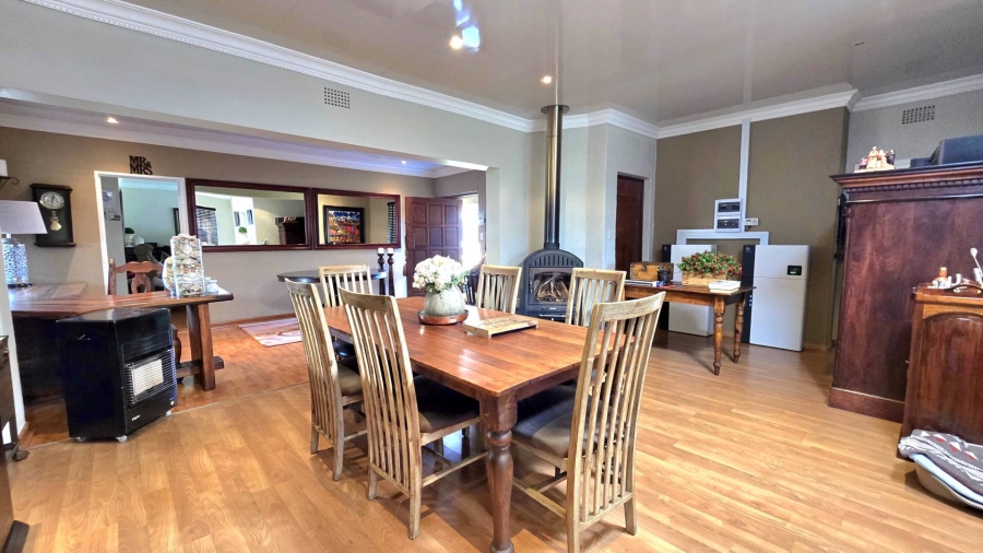 5 Bedroom Property for Sale in Raceview Gauteng