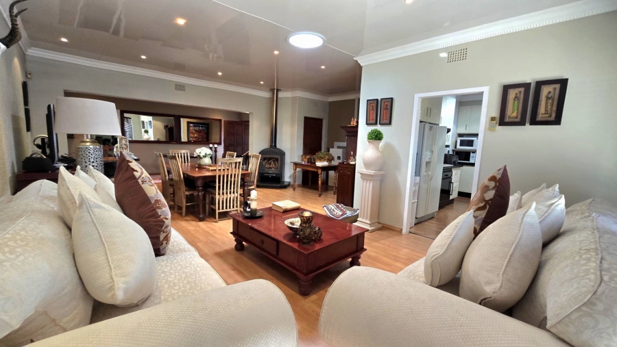 5 Bedroom Property for Sale in Raceview Gauteng