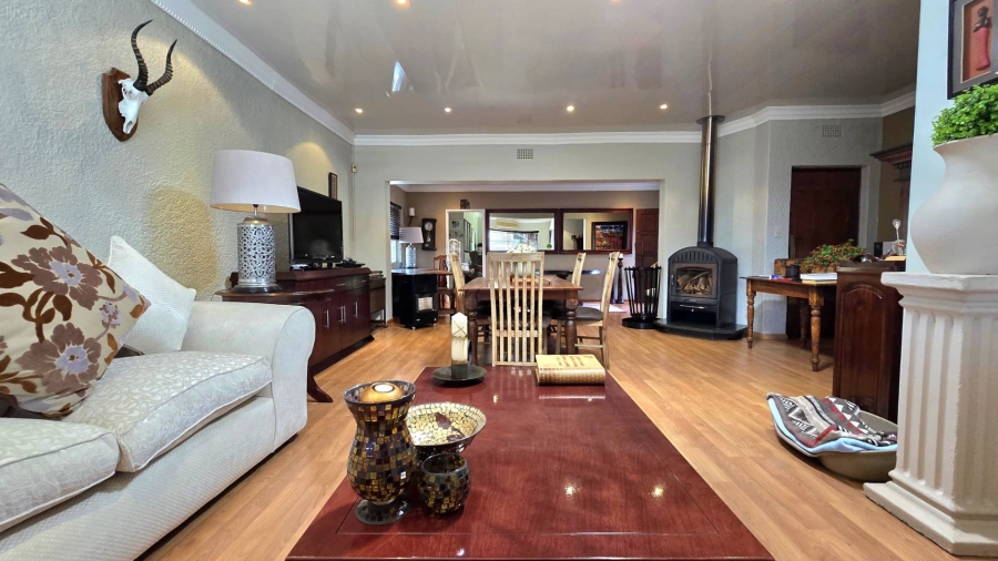 5 Bedroom Property for Sale in Raceview Gauteng
