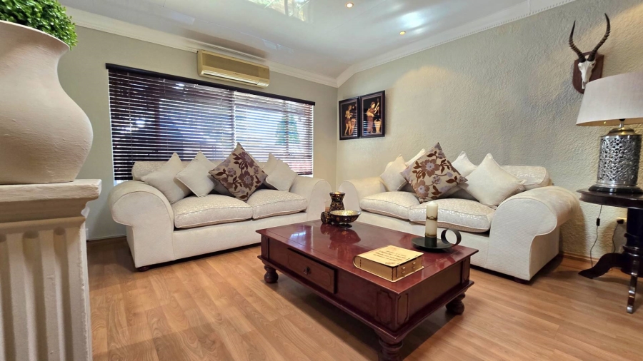 5 Bedroom Property for Sale in Raceview Gauteng