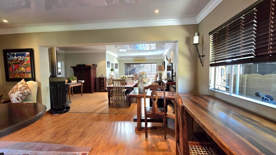 5 Bedroom Property for Sale in Raceview Gauteng