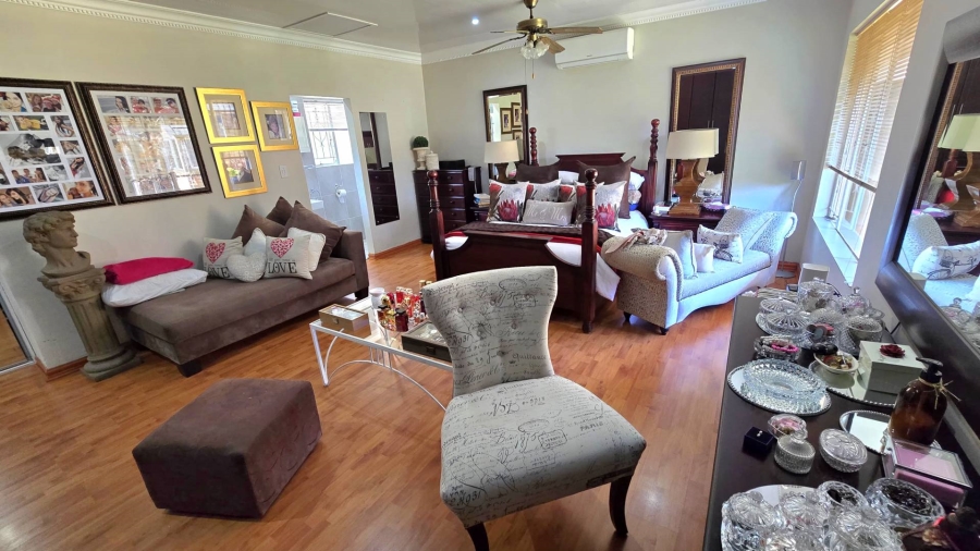 5 Bedroom Property for Sale in Raceview Gauteng