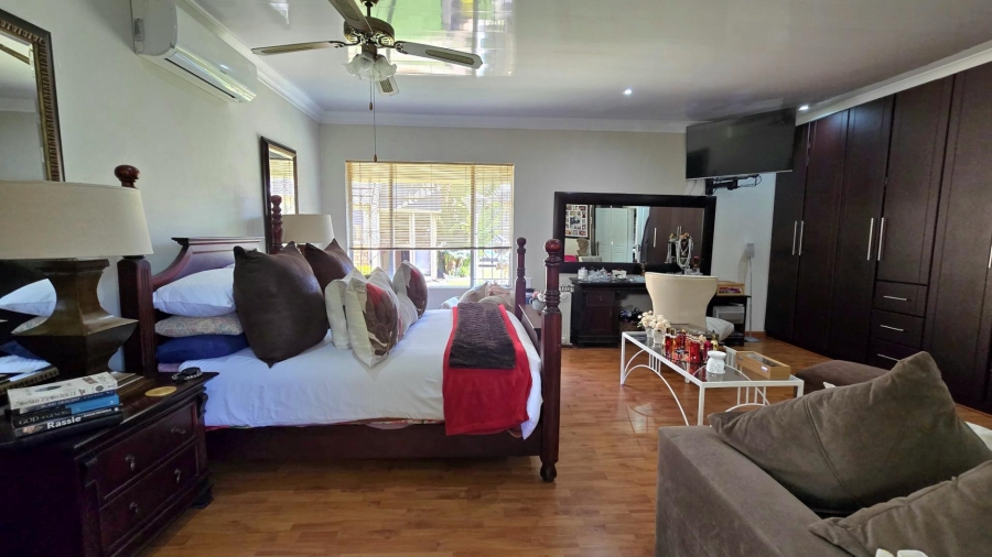 5 Bedroom Property for Sale in Raceview Gauteng