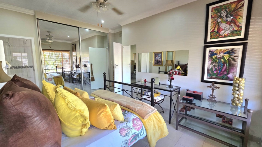 5 Bedroom Property for Sale in Raceview Gauteng