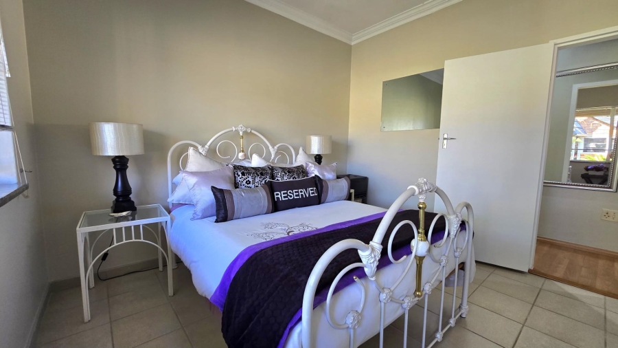 5 Bedroom Property for Sale in Raceview Gauteng