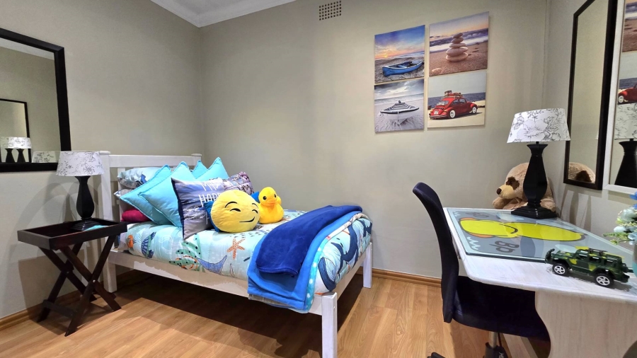 5 Bedroom Property for Sale in Raceview Gauteng