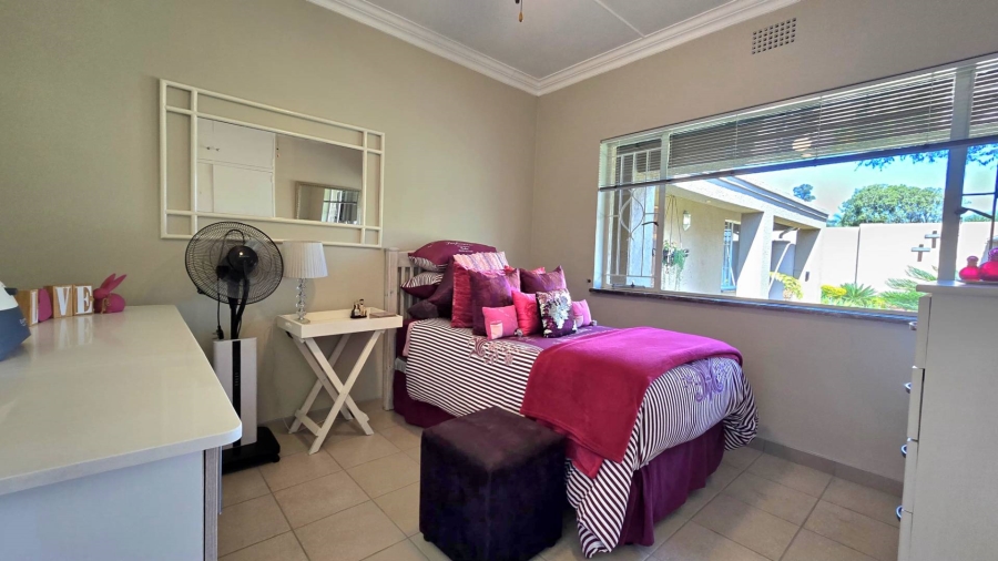 5 Bedroom Property for Sale in Raceview Gauteng
