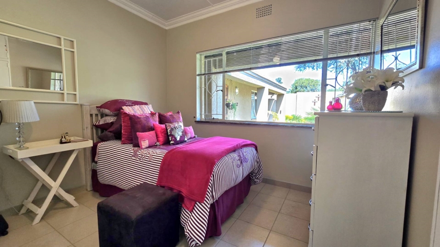 5 Bedroom Property for Sale in Raceview Gauteng