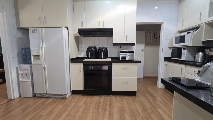 5 Bedroom Property for Sale in Raceview Gauteng