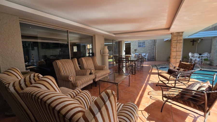 5 Bedroom Property for Sale in Raceview Gauteng